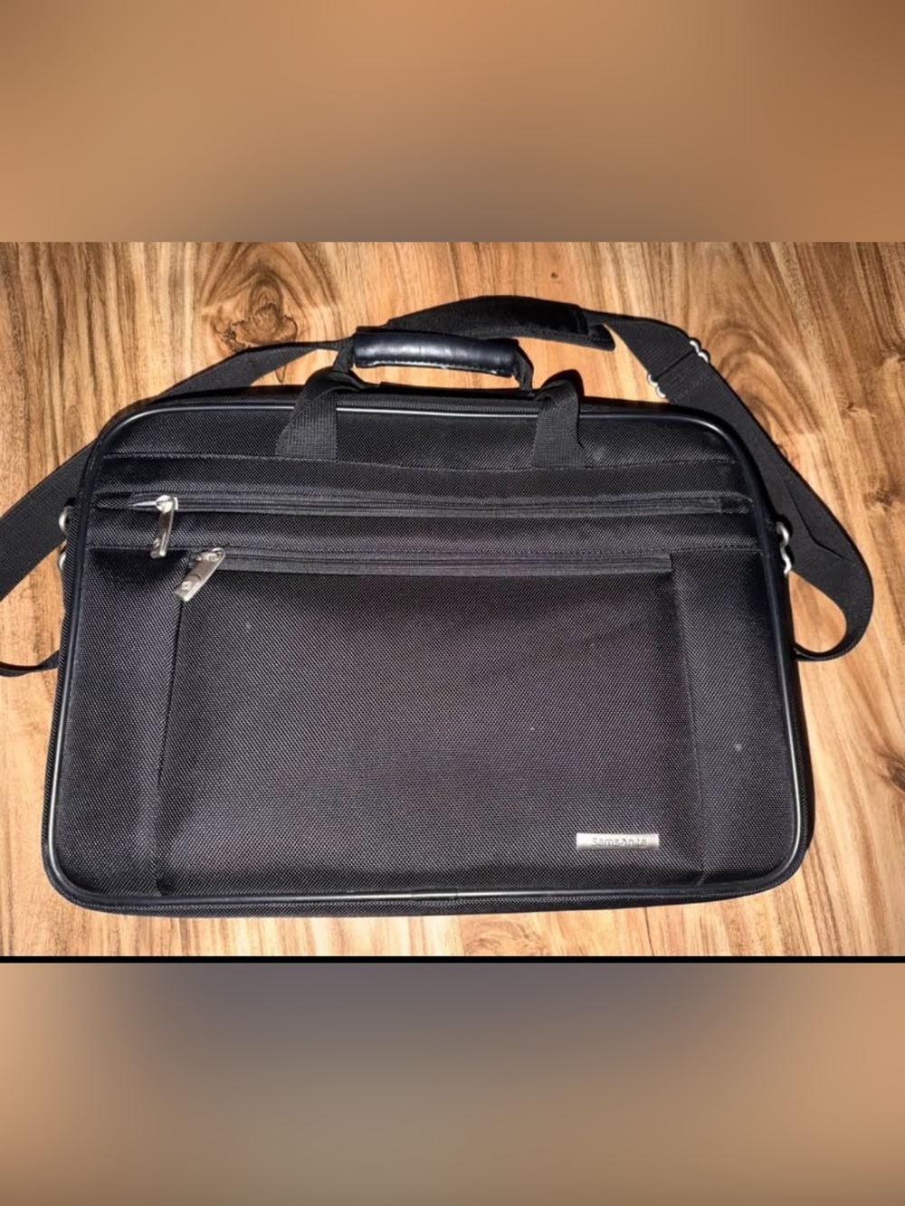 Samsonite 43271-1041 Classic Briefcase Shuttle 15.6 Laptop
Case Bag Black
